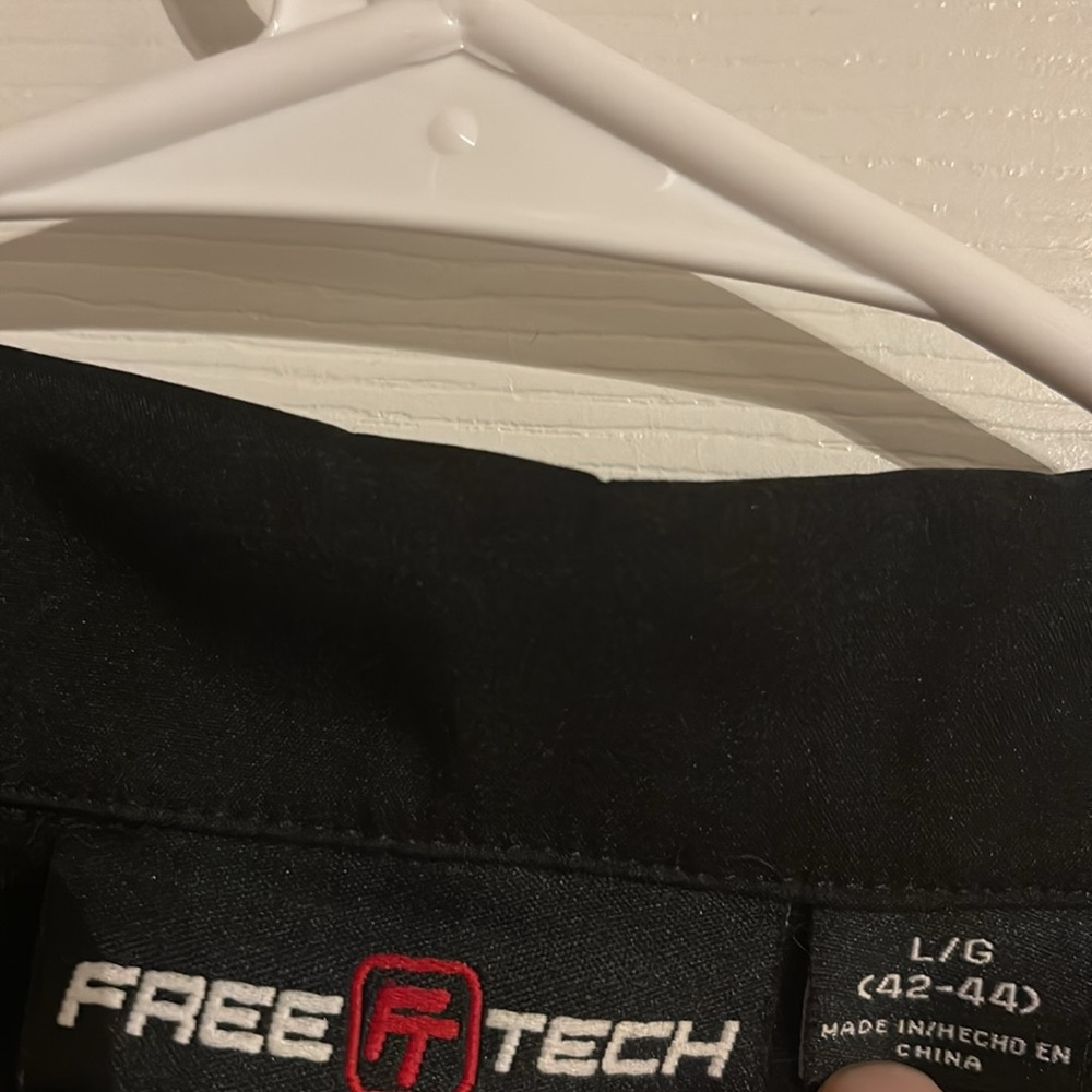Free Tech Jacket - Picture 3 of 3